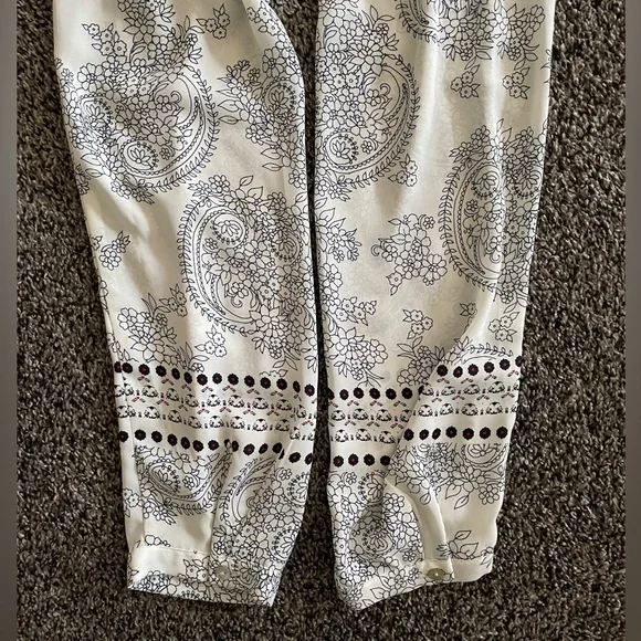 Daniel Rainn Black and White Paisley Blouse - Picture 3 of 5